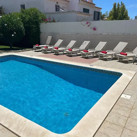 Lucia, Olhos D'agua, 빌라 *