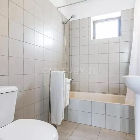 Lucia, Olhos D'agua, Вилла