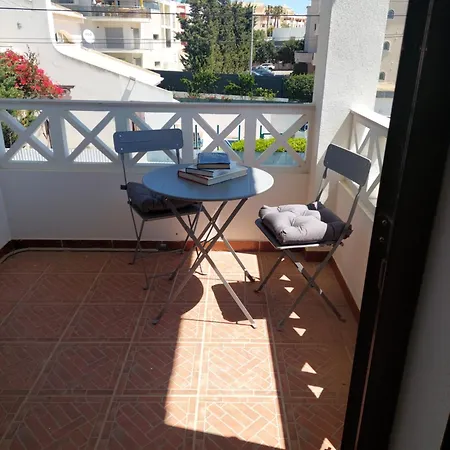 Lucia, Olhos D'agua, * Албуфейра