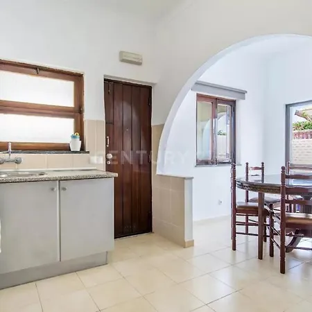 Lucia, Olhos D'agua, * البوفيرا