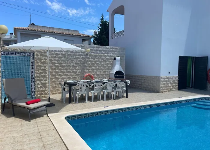 Lucia, Olhos D'agua, *