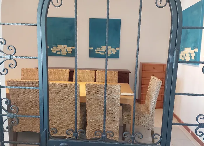 Lucia, Olhos D'agua, Βίλα