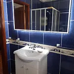Lucia, Olhos D'agua, Villa Albufeira