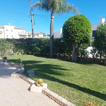 Lucia, Olhos D'agua, Willa Albufeira