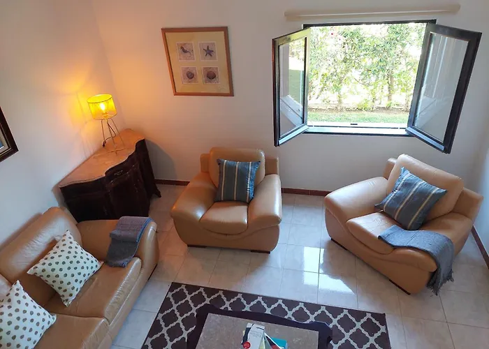 Lucia, Olhos D'agua, * 阿尔布费拉