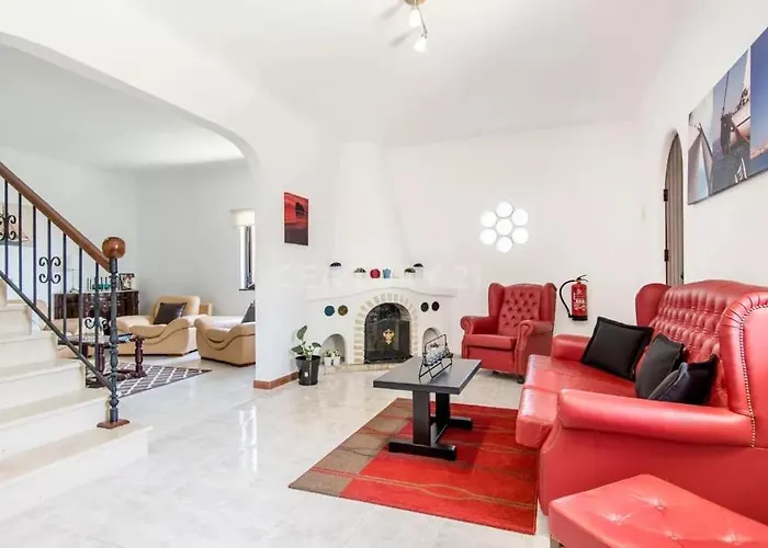 Lucia, Olhos D'agua, 阿尔布费拉