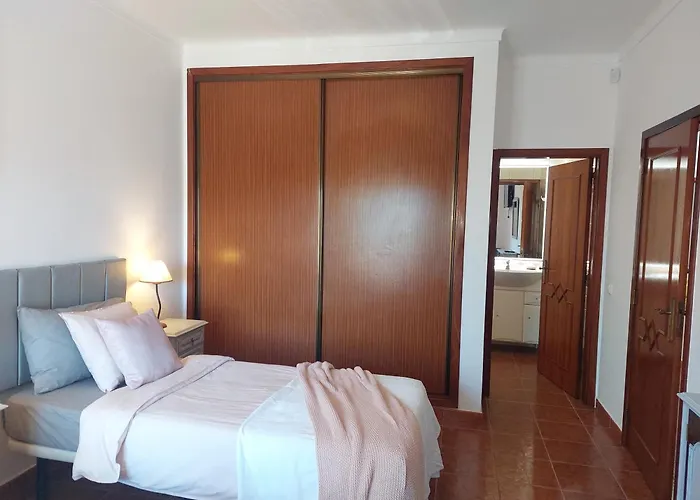 Lucia, Olhos D'agua, *