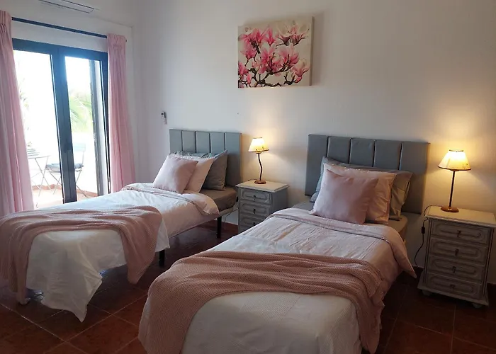 Lucia, Olhos D'agua, * 阿尔布费拉