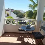 Lucia, Olhos D'agua, Villa Albufeira