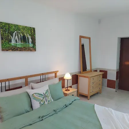 Lucia, Olhos D'agua, Albufeira